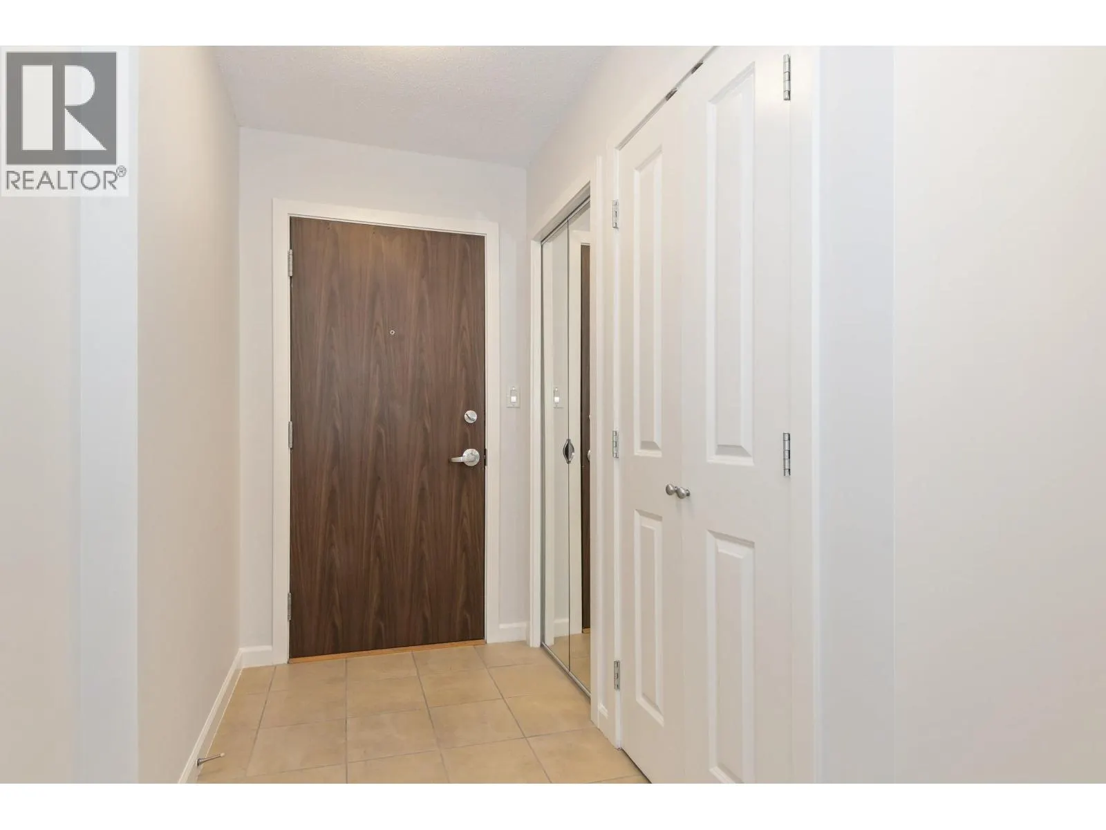 1303 295 GUILDFORD WAY