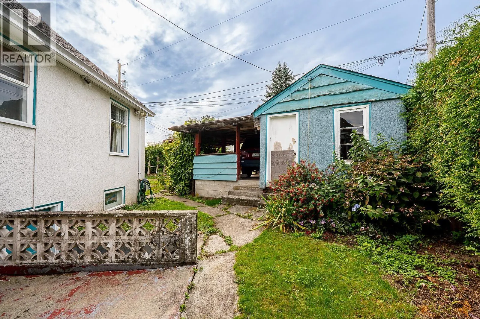 319 CHURCHILL AVENUE