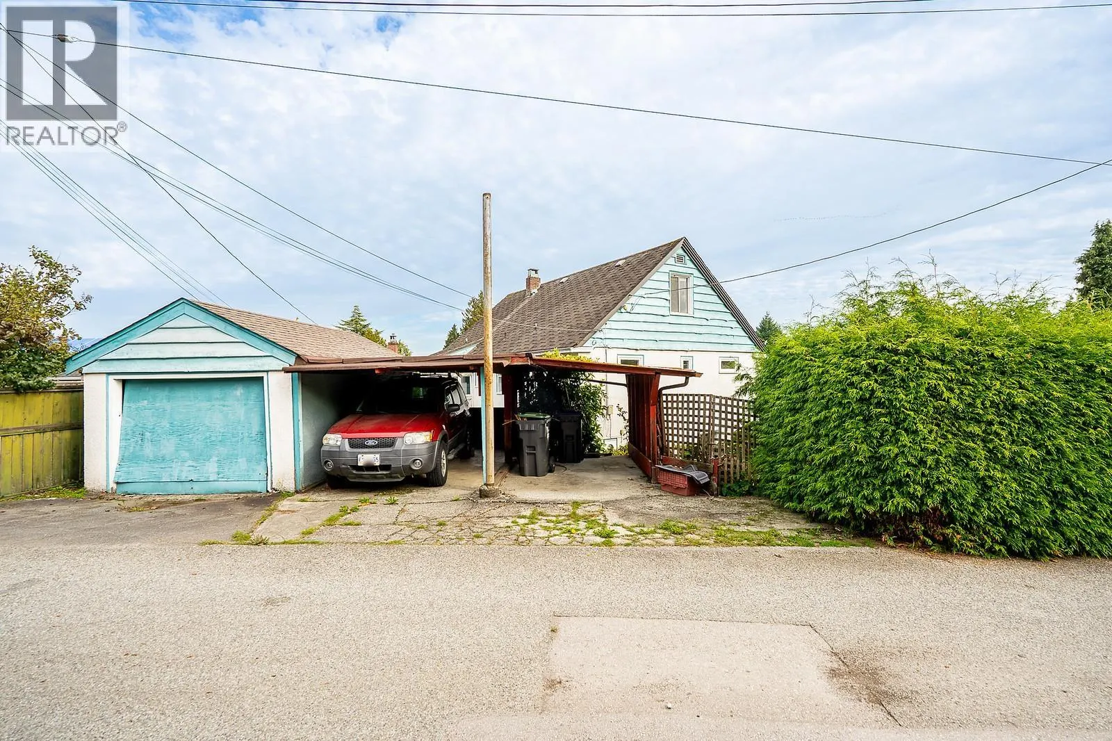319 CHURCHILL AVENUE