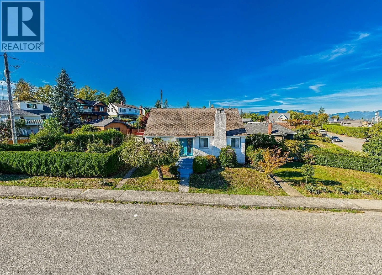 319 CHURCHILL AVENUE