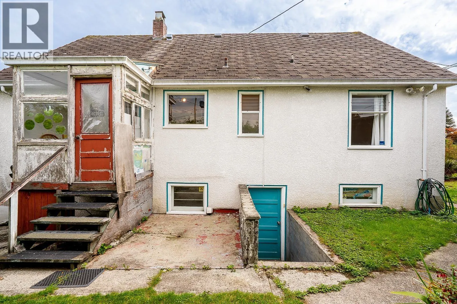 319 CHURCHILL AVENUE