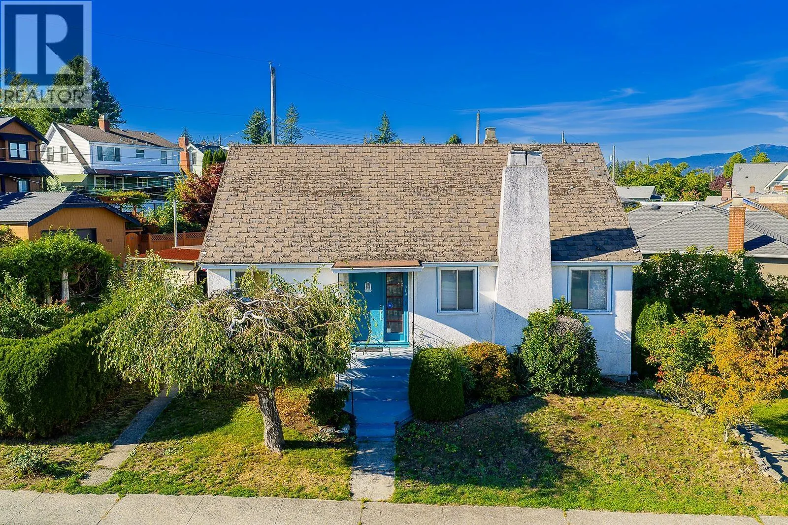 319 CHURCHILL AVENUE