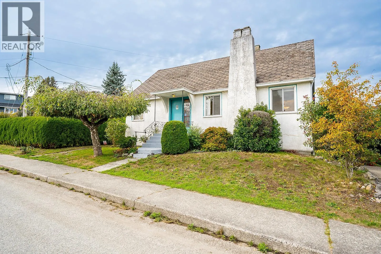 319 CHURCHILL AVENUE