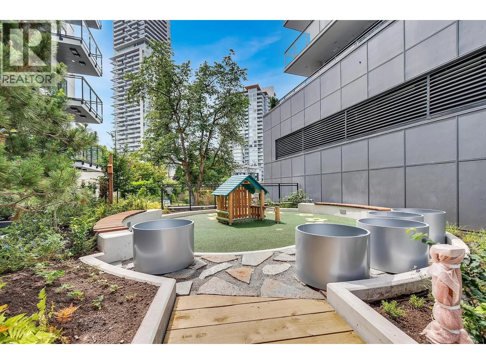 2xxx 626 CLAREMONT STREET