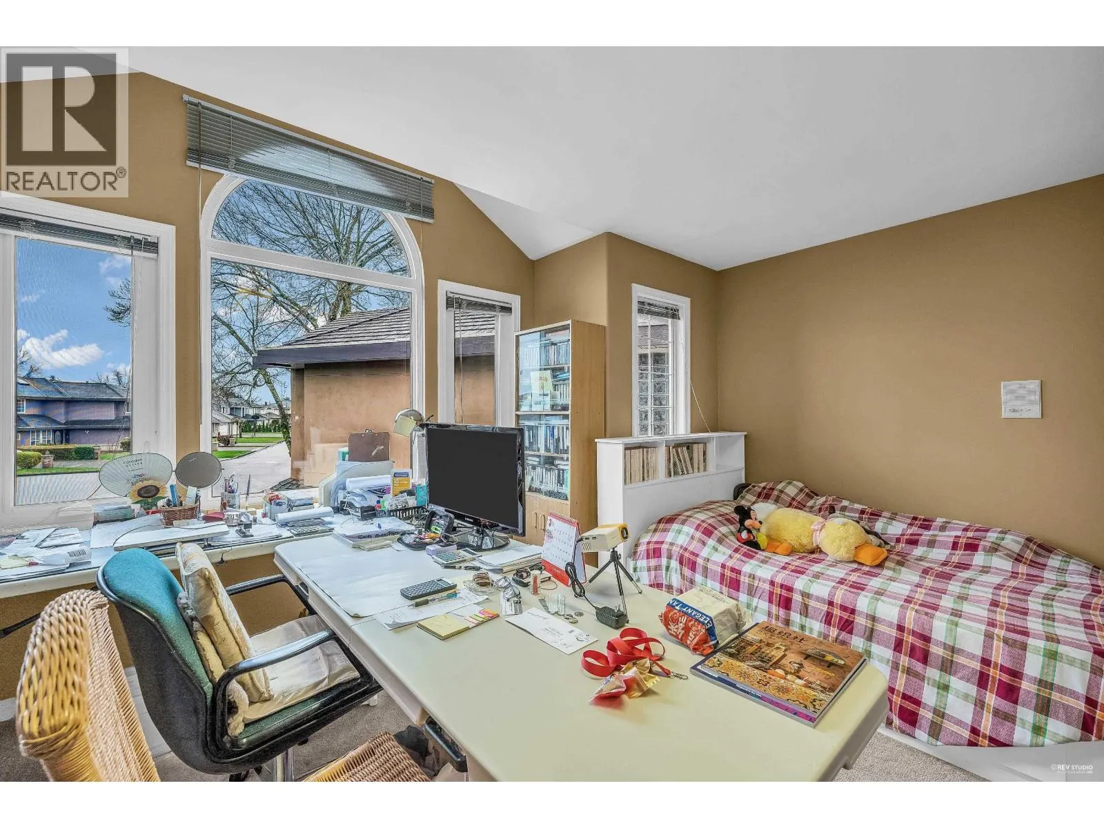 3817 MCKAY PLACE