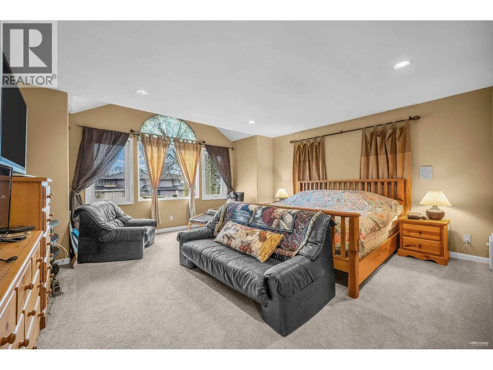 3817 MCKAY PLACE