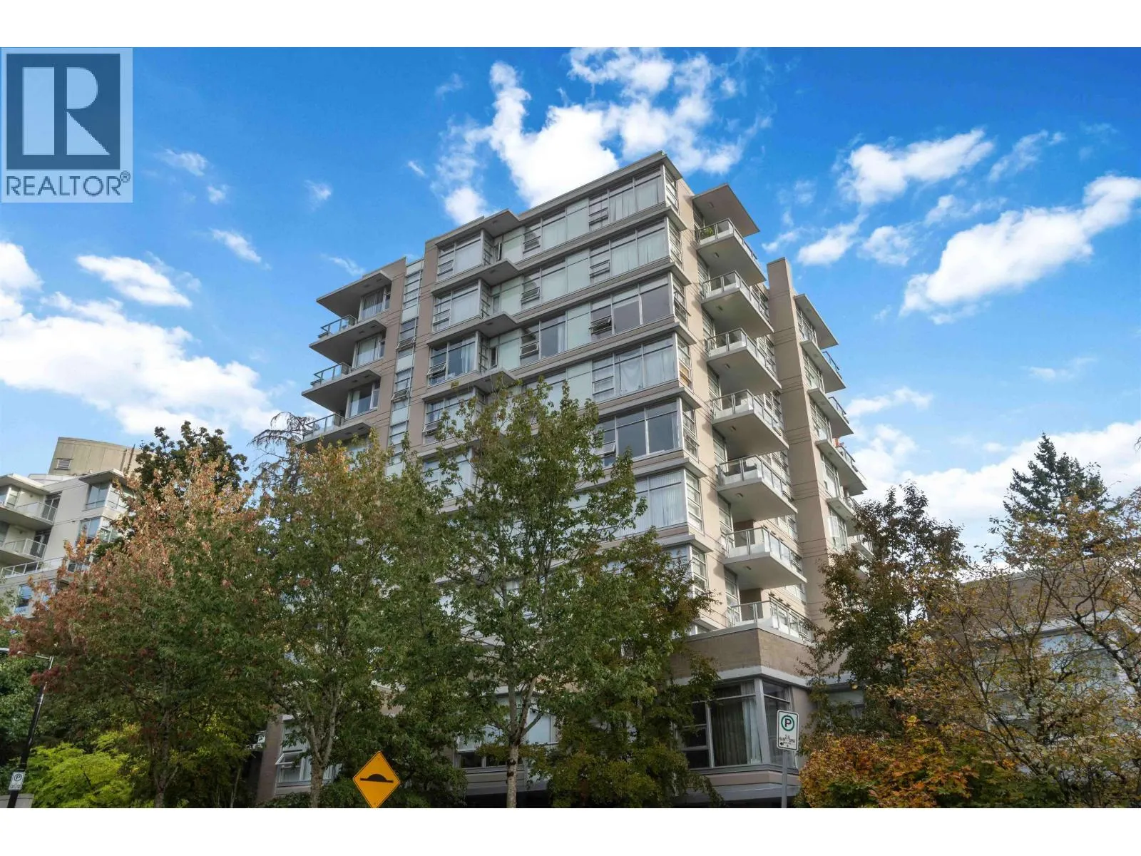 805 9266 UNIVERSITY CRESCENT
