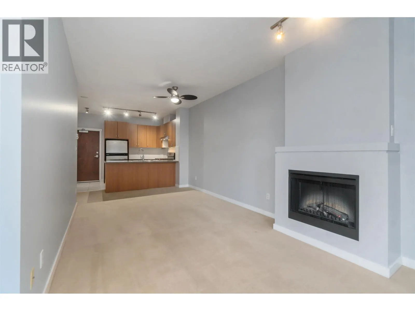 805 9266 UNIVERSITY CRESCENT