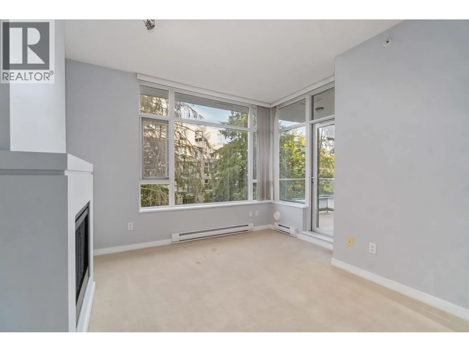 805 9266 UNIVERSITY CRESCENT