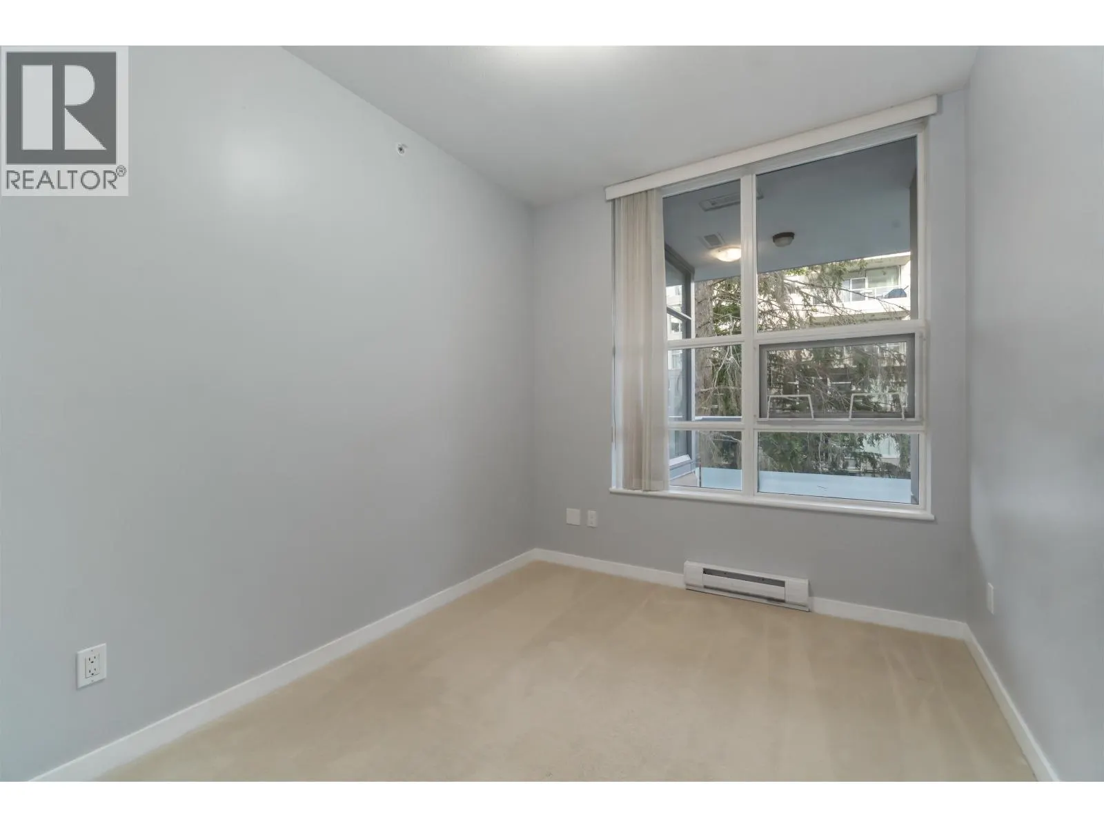 805 9266 UNIVERSITY CRESCENT