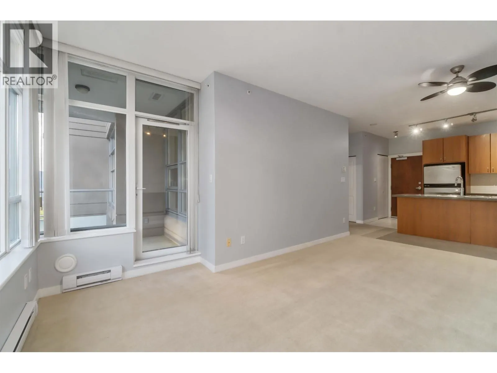 805 9266 UNIVERSITY CRESCENT