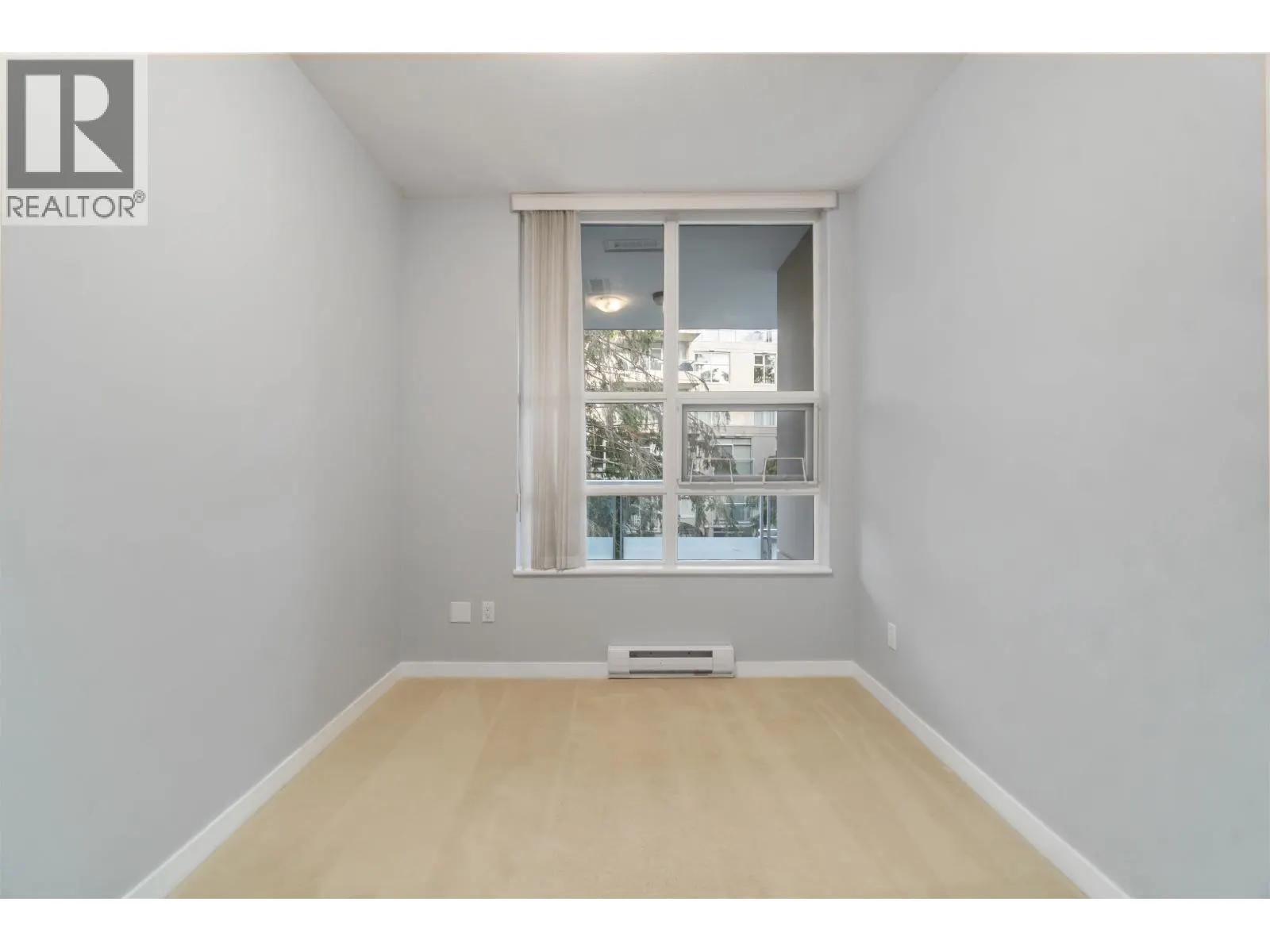 805 9266 UNIVERSITY CRESCENT