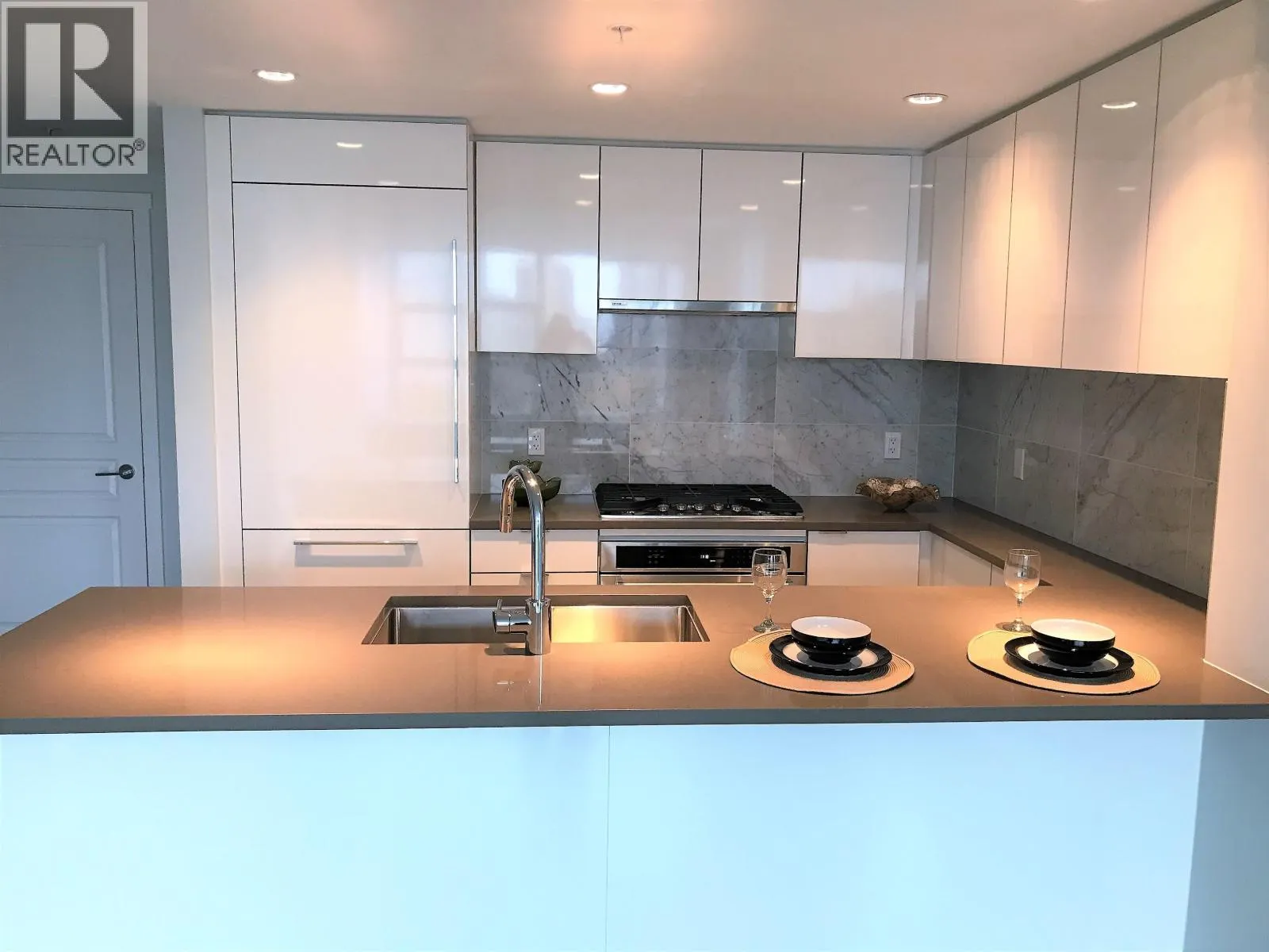 1703 5883 BARKER AVENUE
