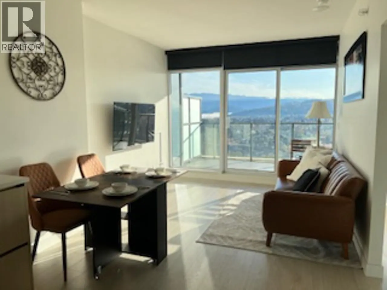 4705 4880 LOUGHEED HIGHWAY
