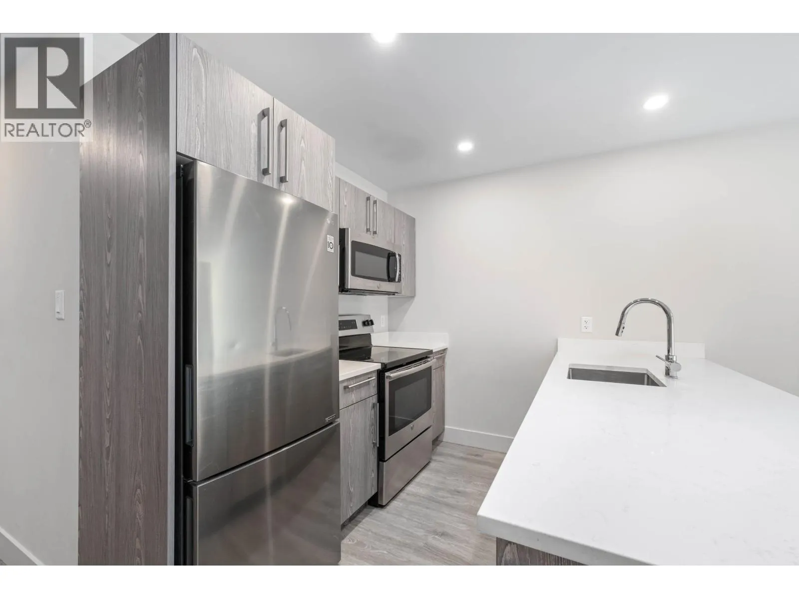 110 7350 CRABAPPLE COURT