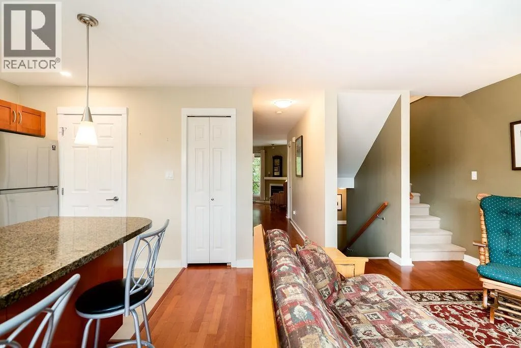 3 1233 MAIN STREET
