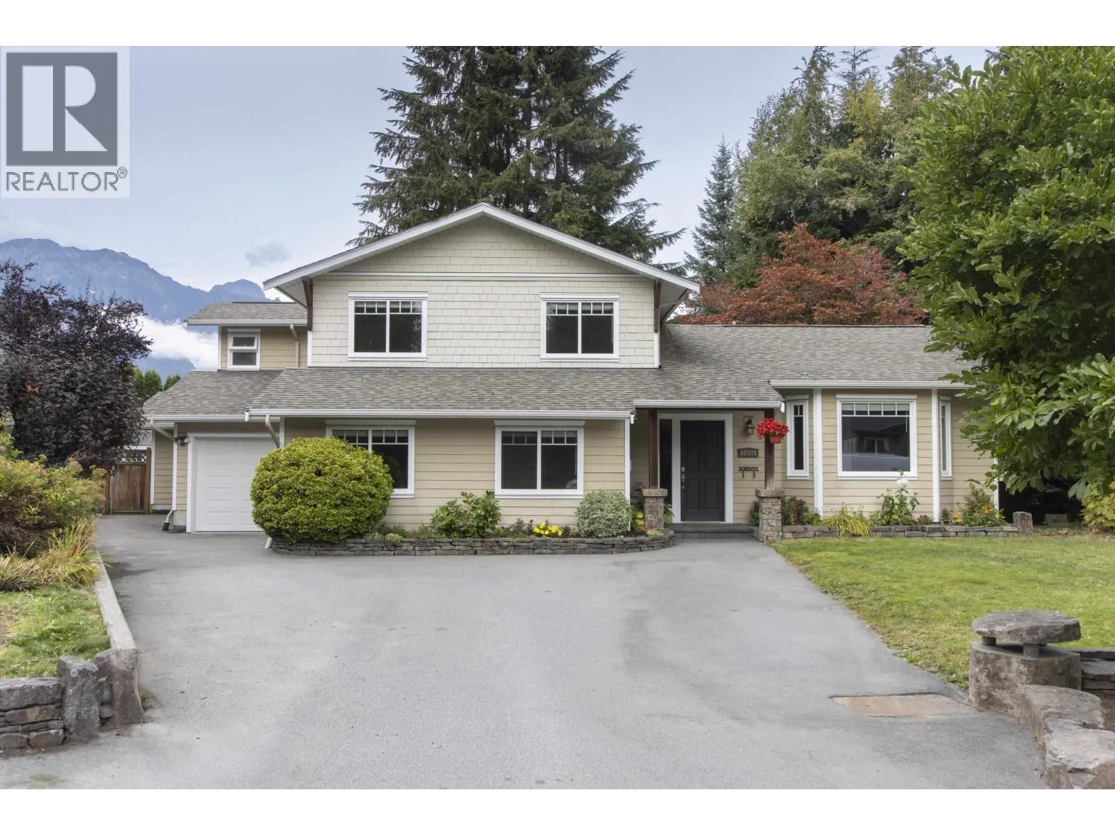 40809 MOUNTAIN PLACE
