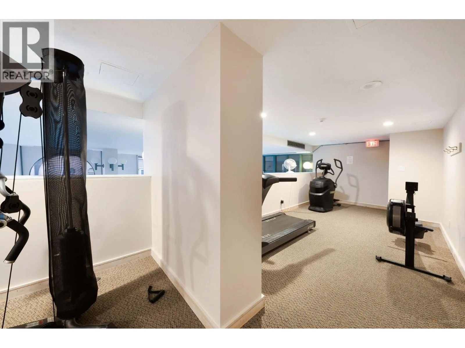 1001 8 LAGUNA COURT