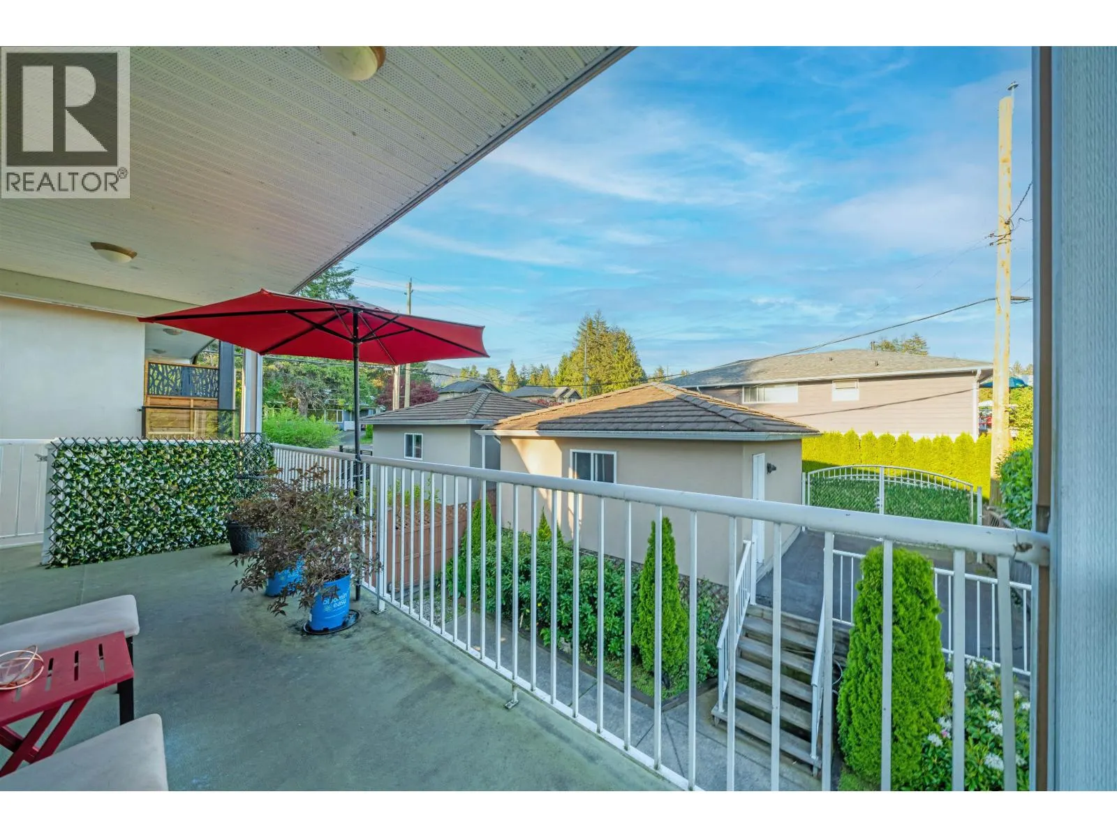 2052 WESTVIEW DRIVE