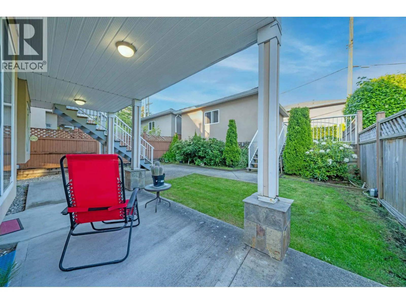 2052 WESTVIEW DRIVE