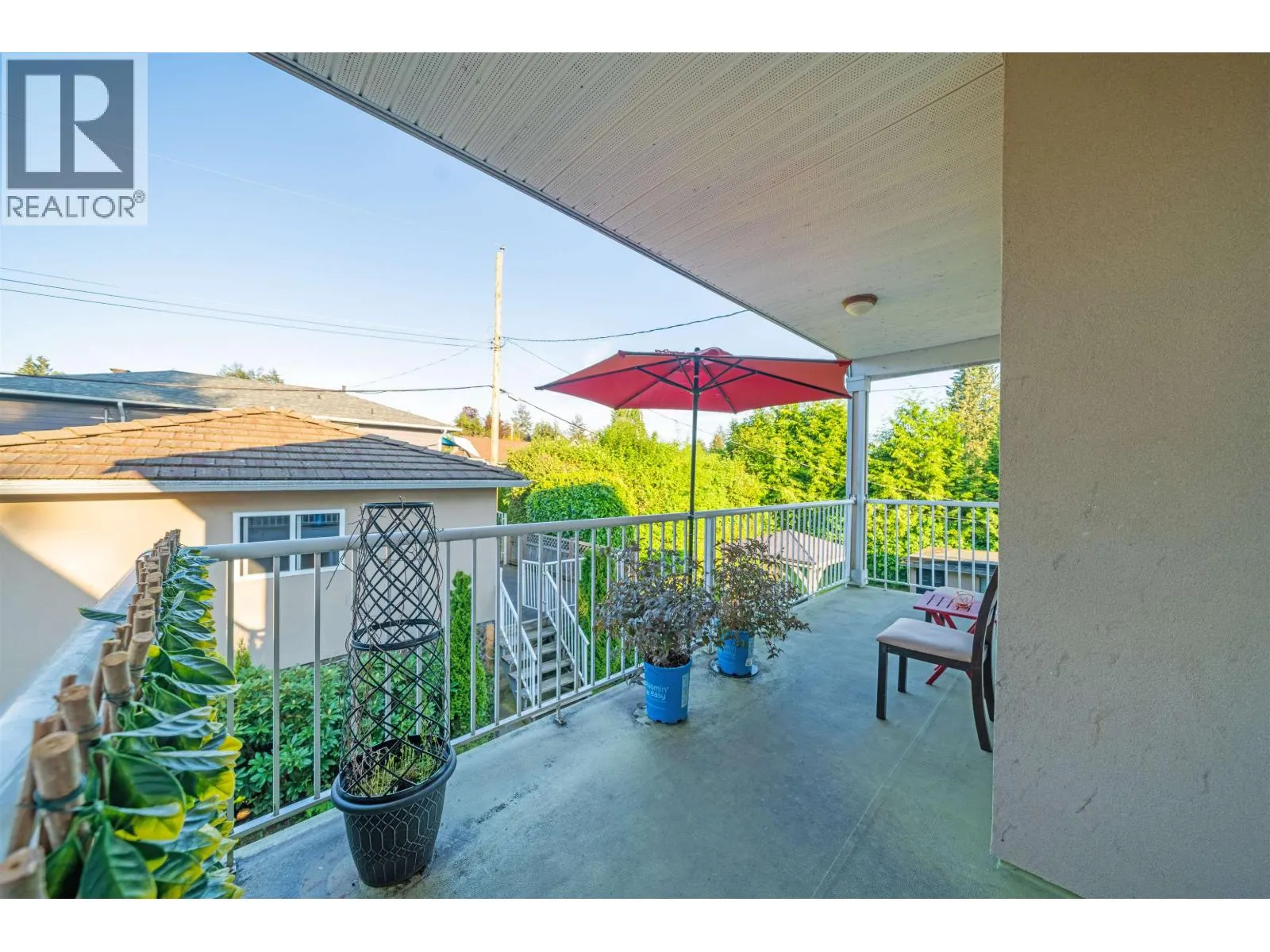 2052 WESTVIEW DRIVE