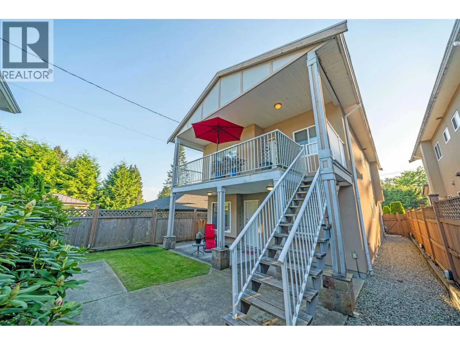 2052 WESTVIEW DRIVE