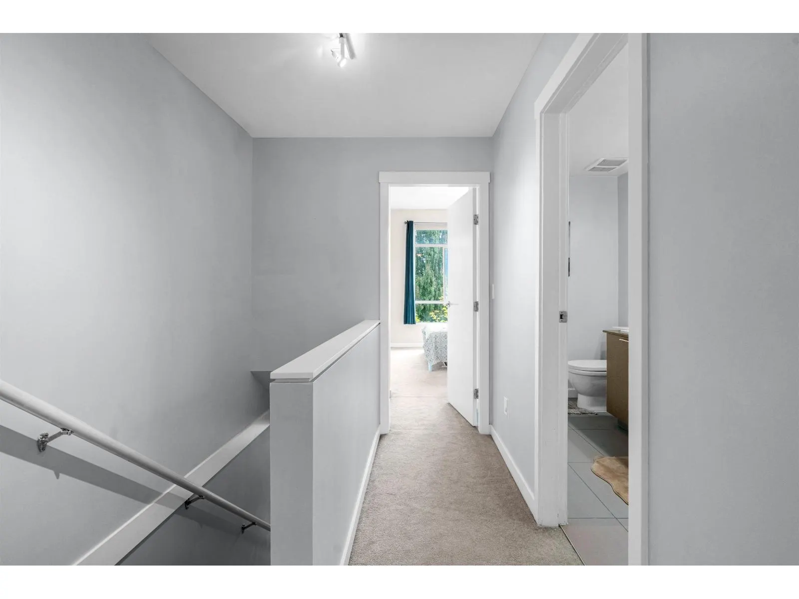 8 8473 163 STREET