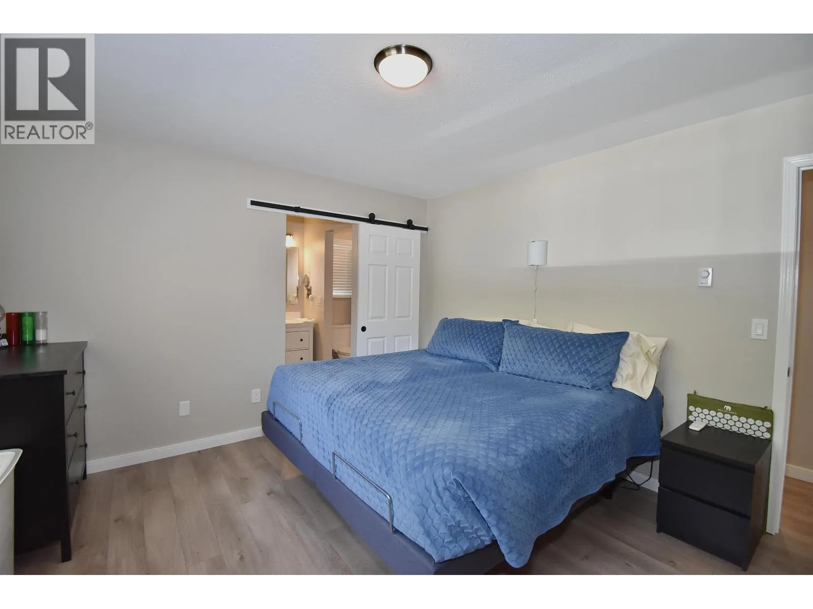 8086 DOGWOOD DRIVE