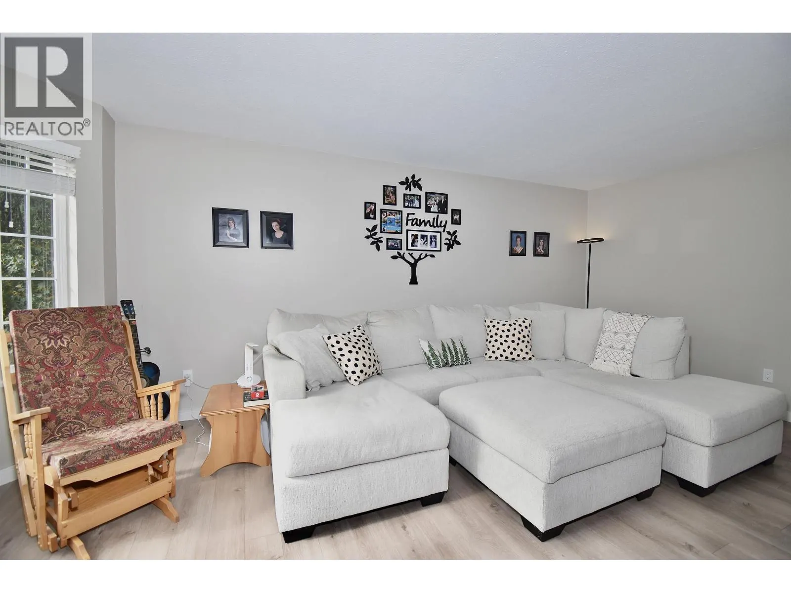8086 DOGWOOD DRIVE
