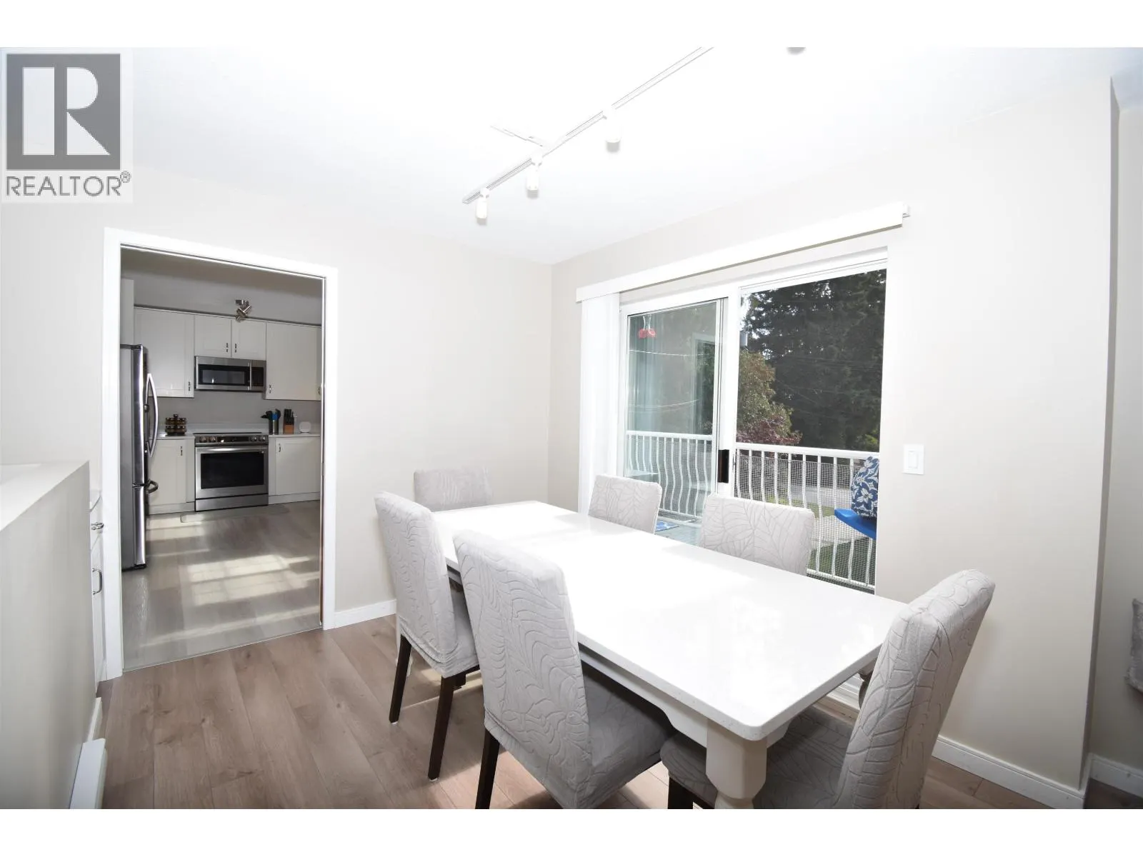 8086 DOGWOOD DRIVE