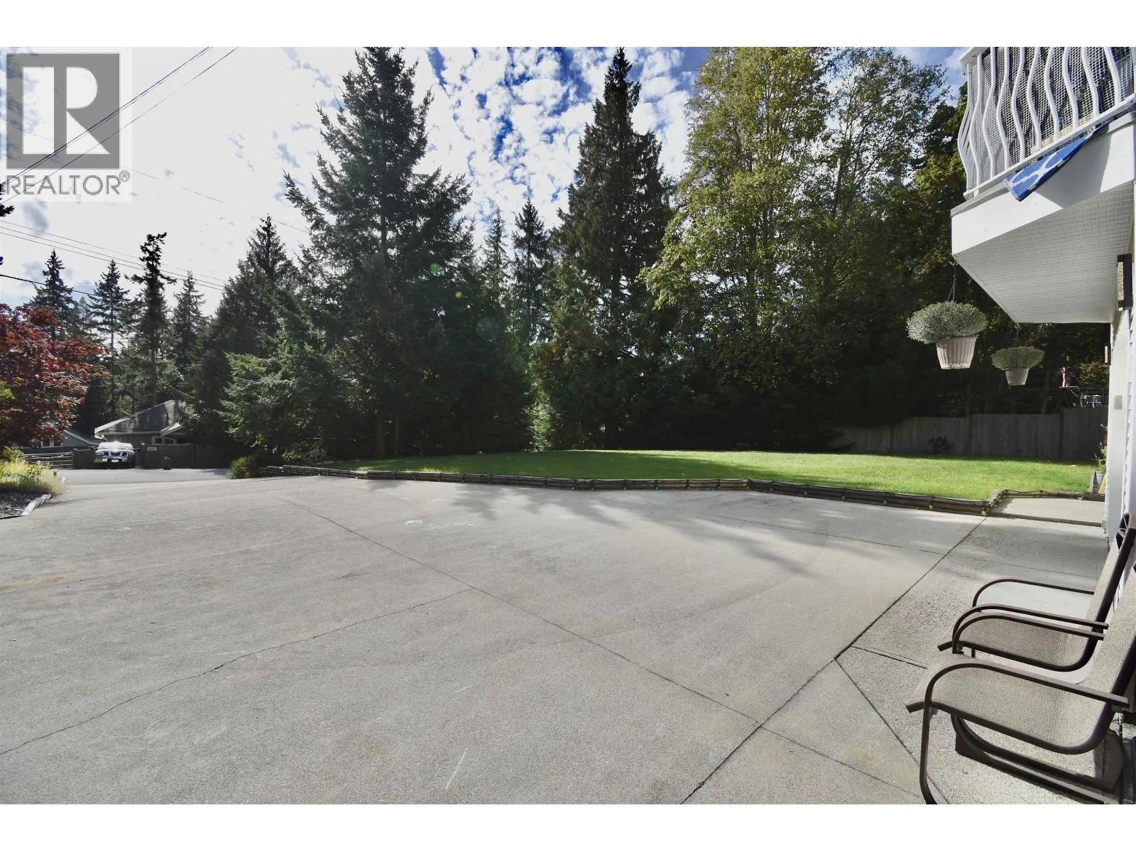 8086 DOGWOOD DRIVE