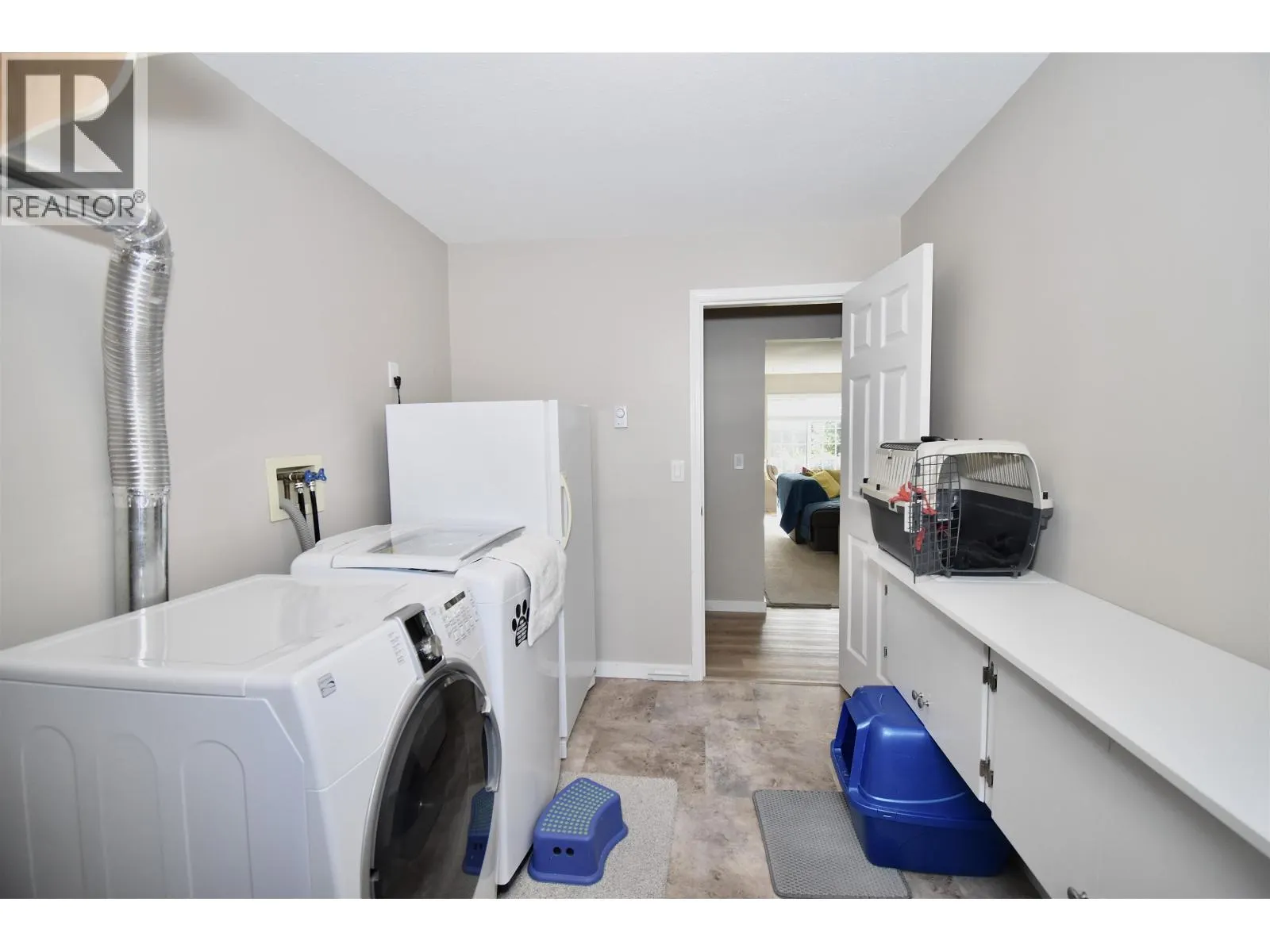 8086 DOGWOOD DRIVE