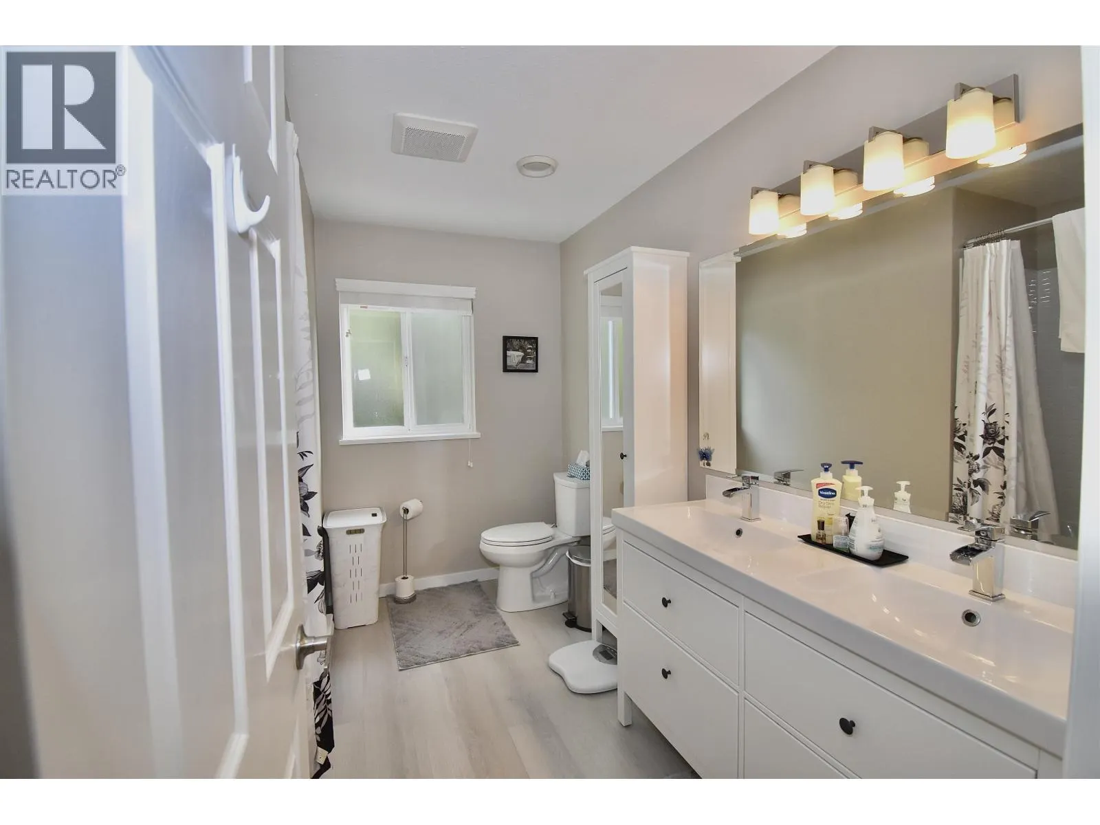 8086 DOGWOOD DRIVE