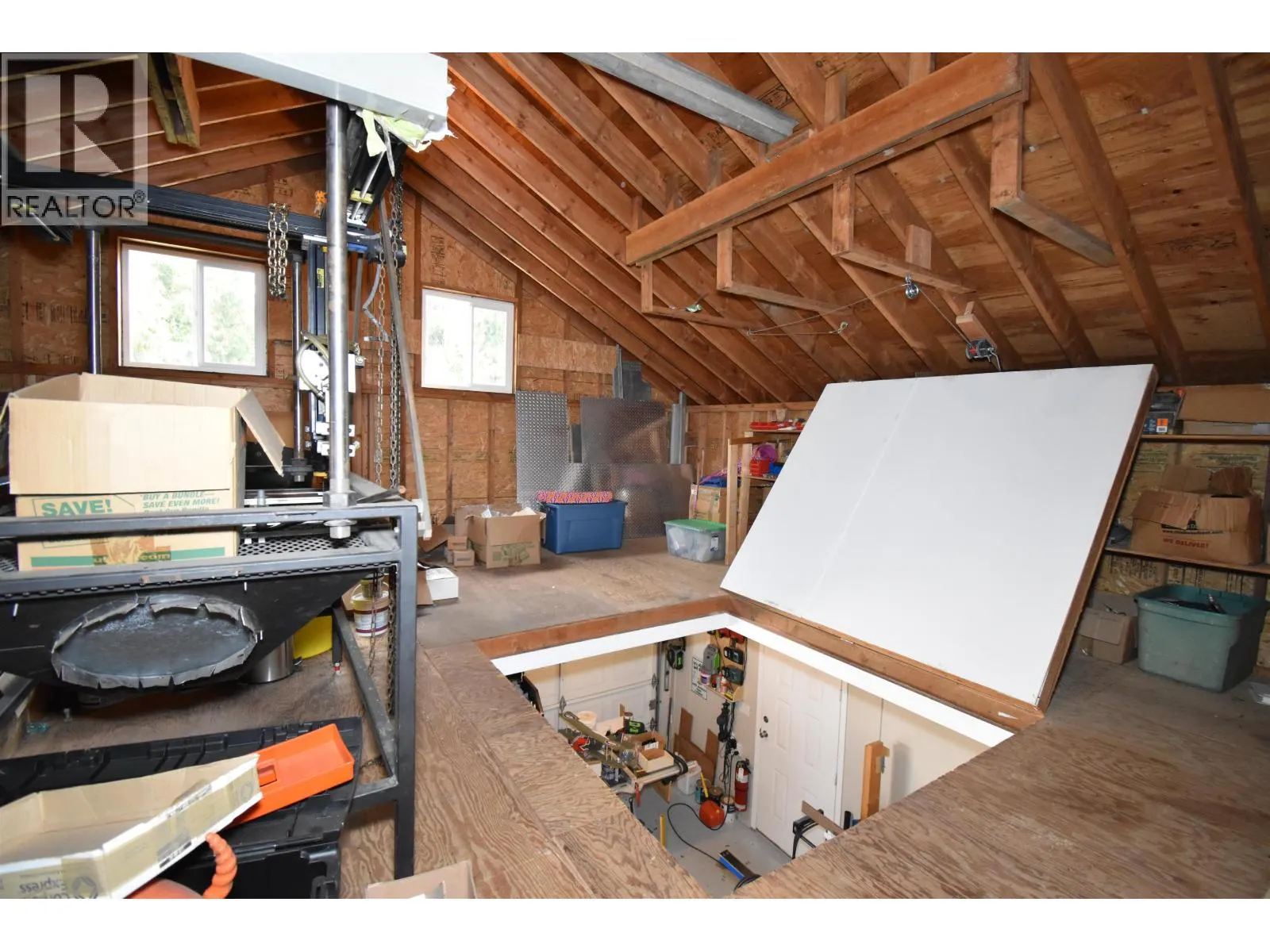 8086 DOGWOOD DRIVE