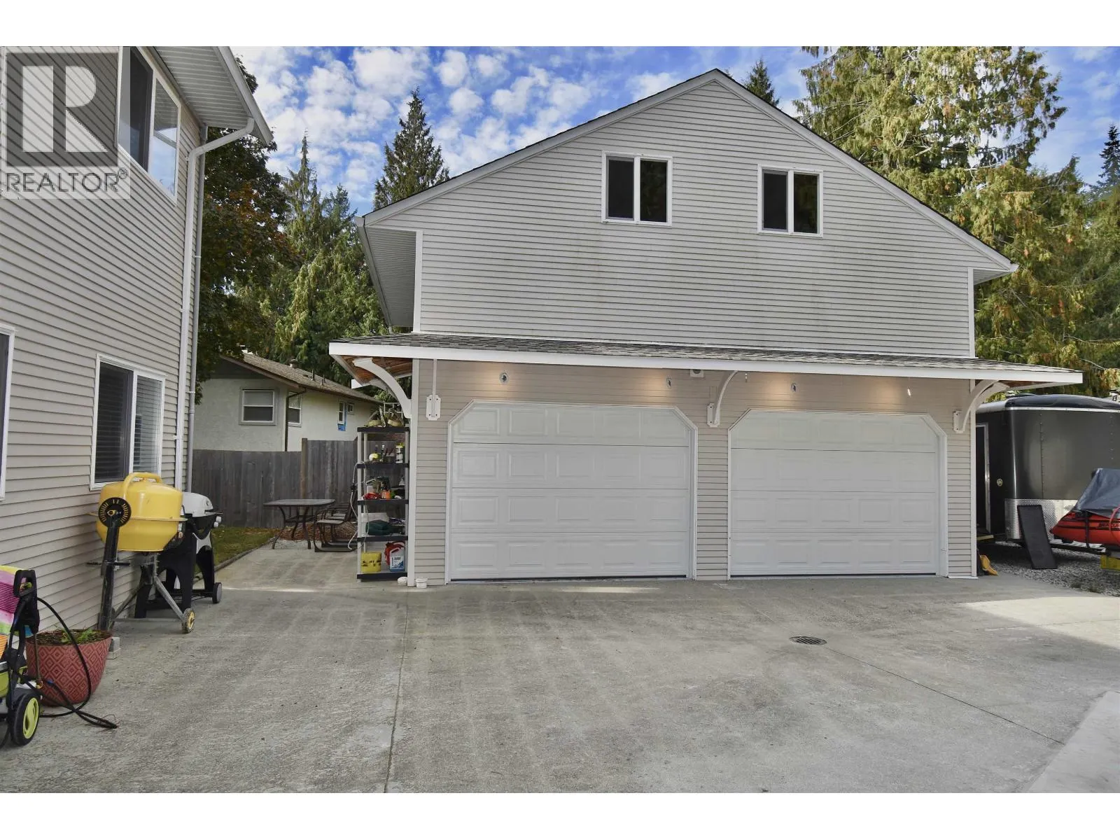 8086 DOGWOOD DRIVE