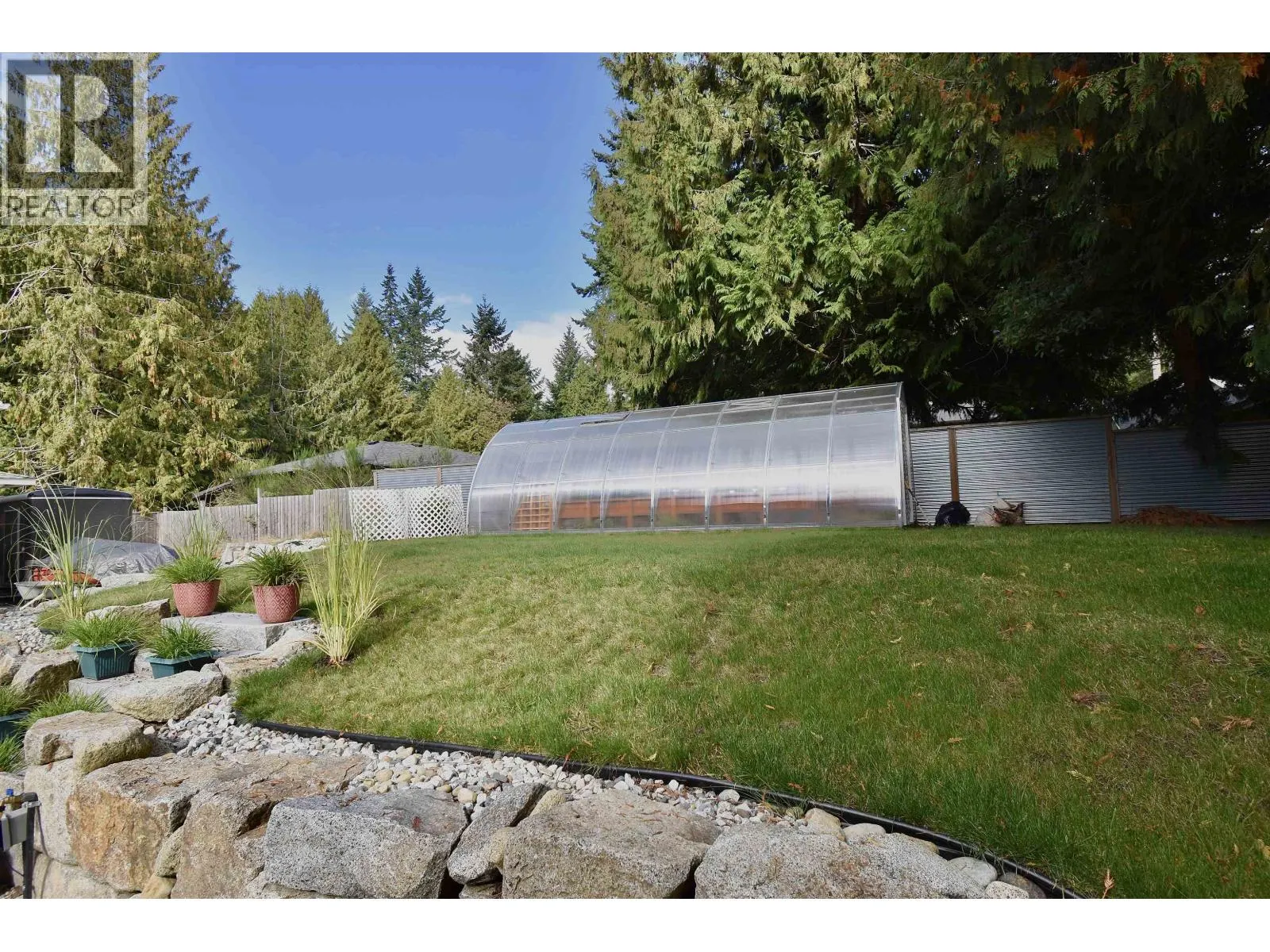 8086 DOGWOOD DRIVE