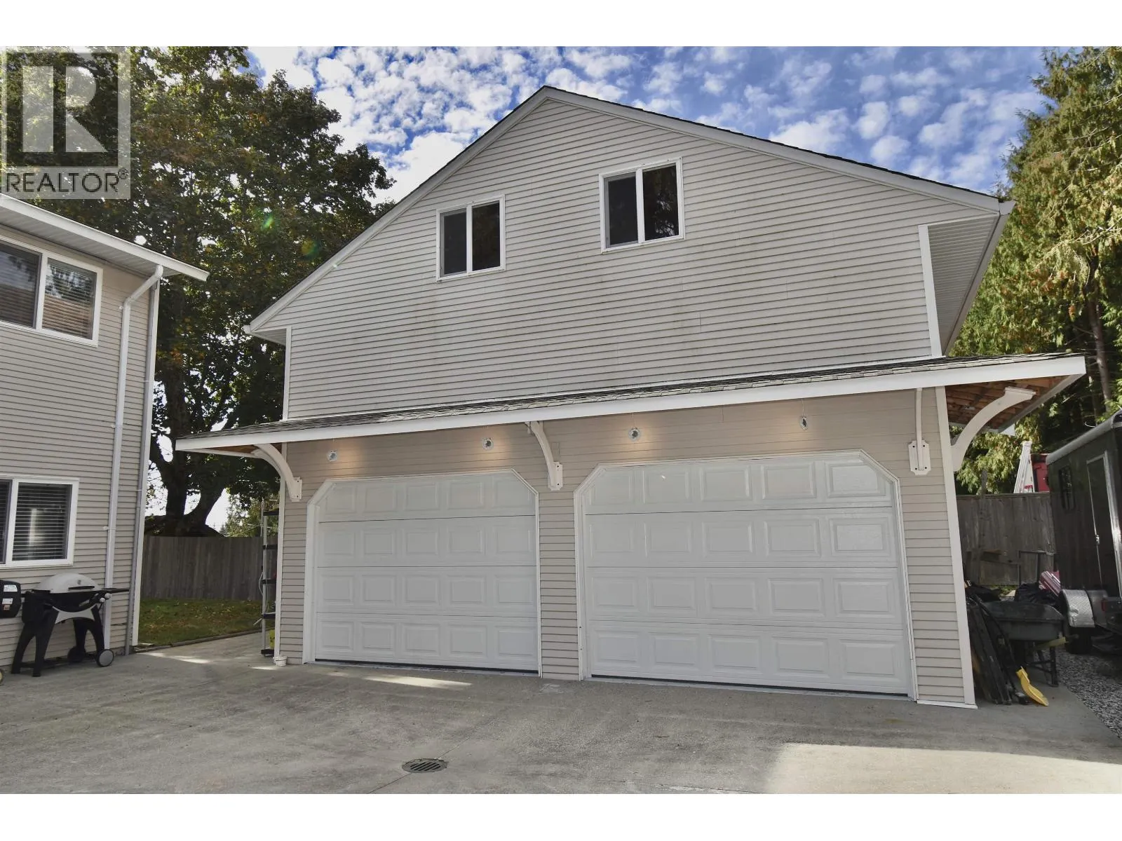 8086 DOGWOOD DRIVE