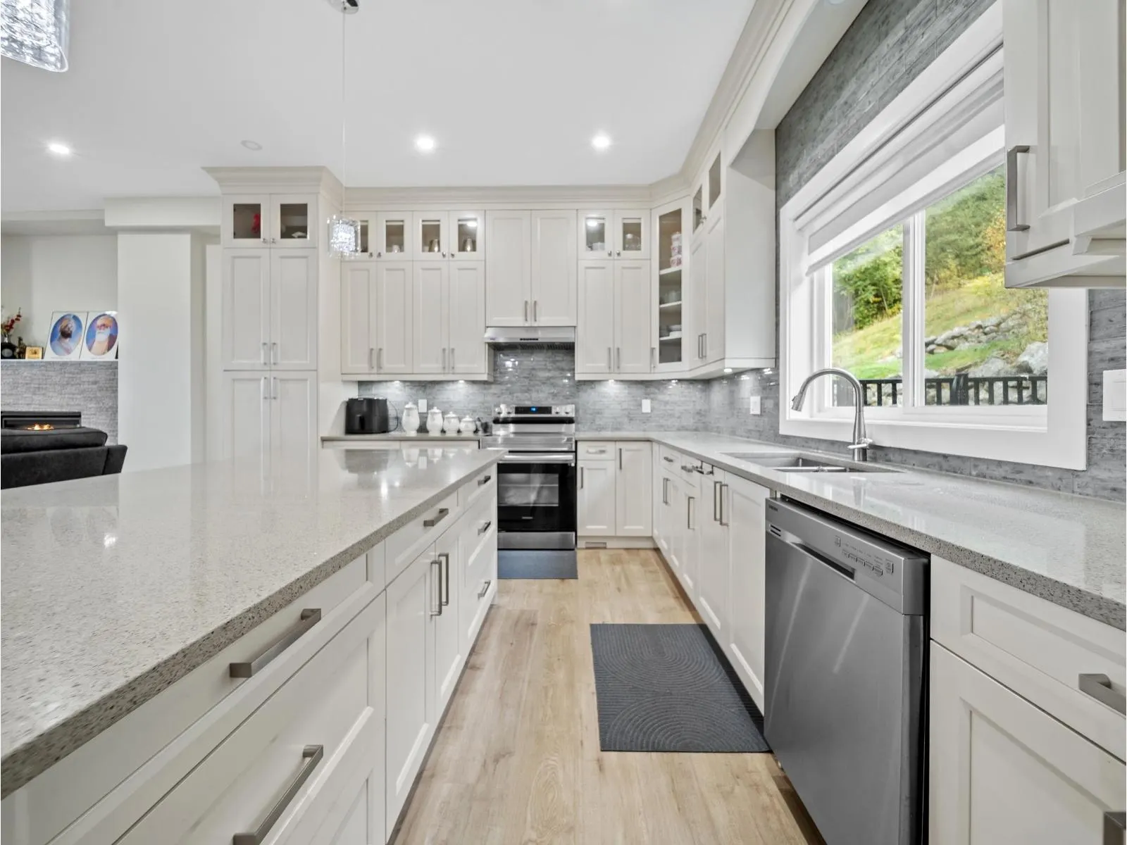 8204 HARVEST PLACE|Eastern Hillsides