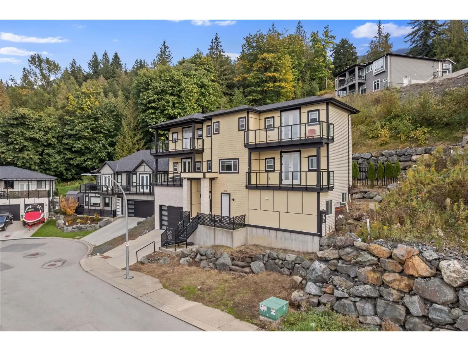8204 HARVEST PLACE|Eastern Hillsides