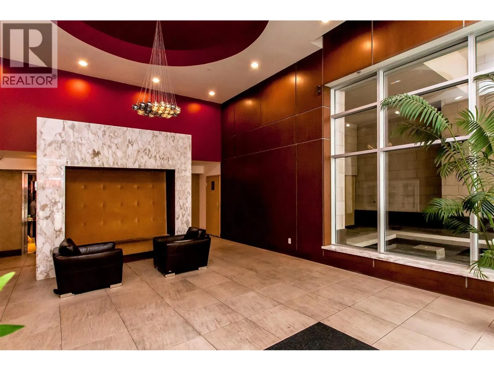 2204 2978 GLEN DRIVE