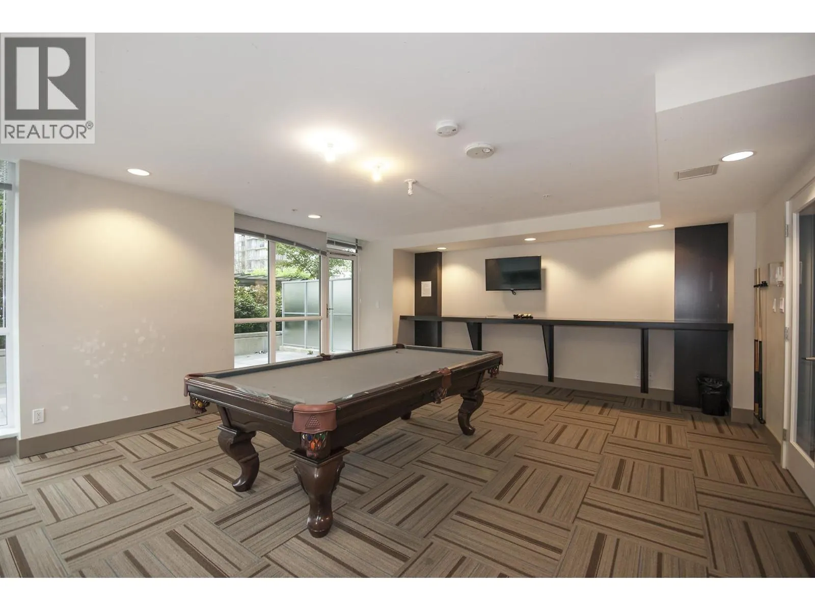 2204 2978 GLEN DRIVE