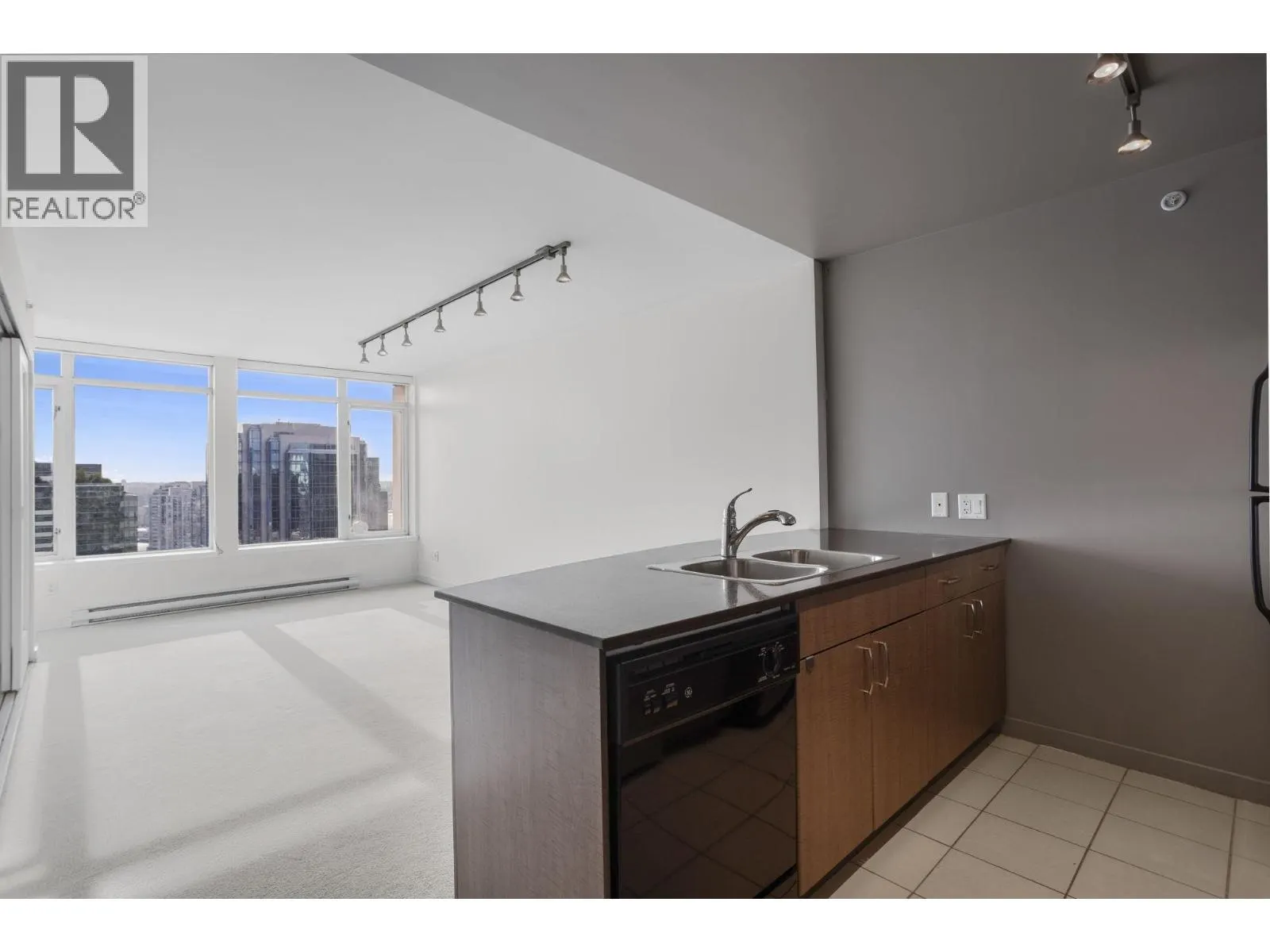 2613 610 GRANVILLE STREET