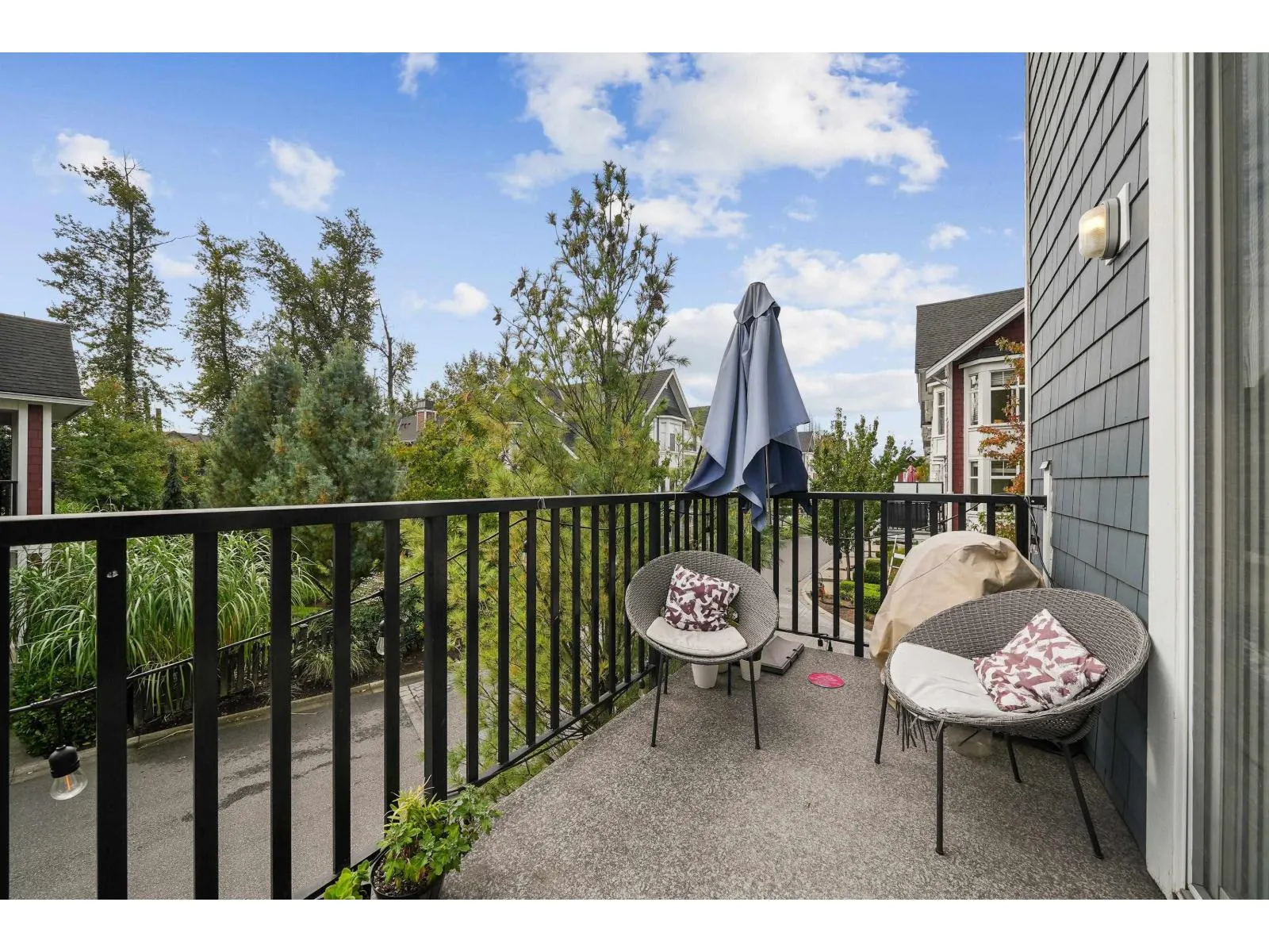 88 20852 77A AVENUE