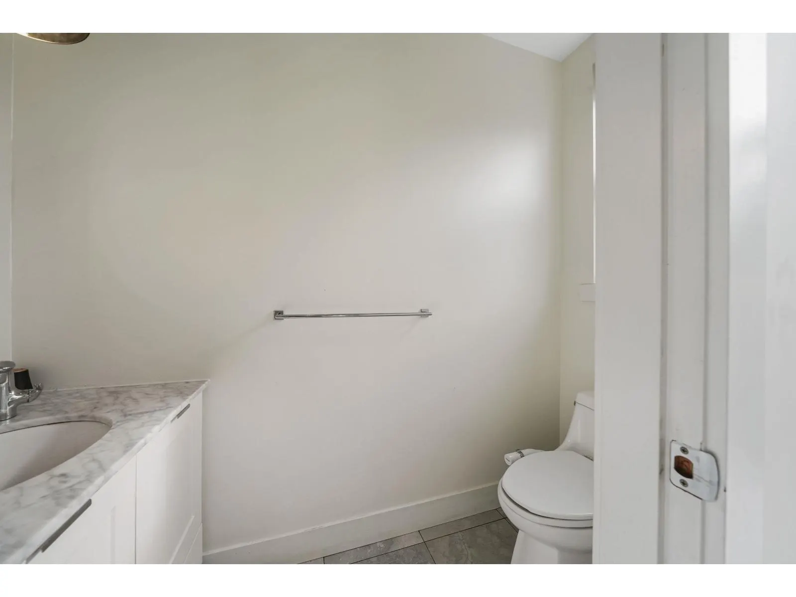 88 20852 77A AVENUE