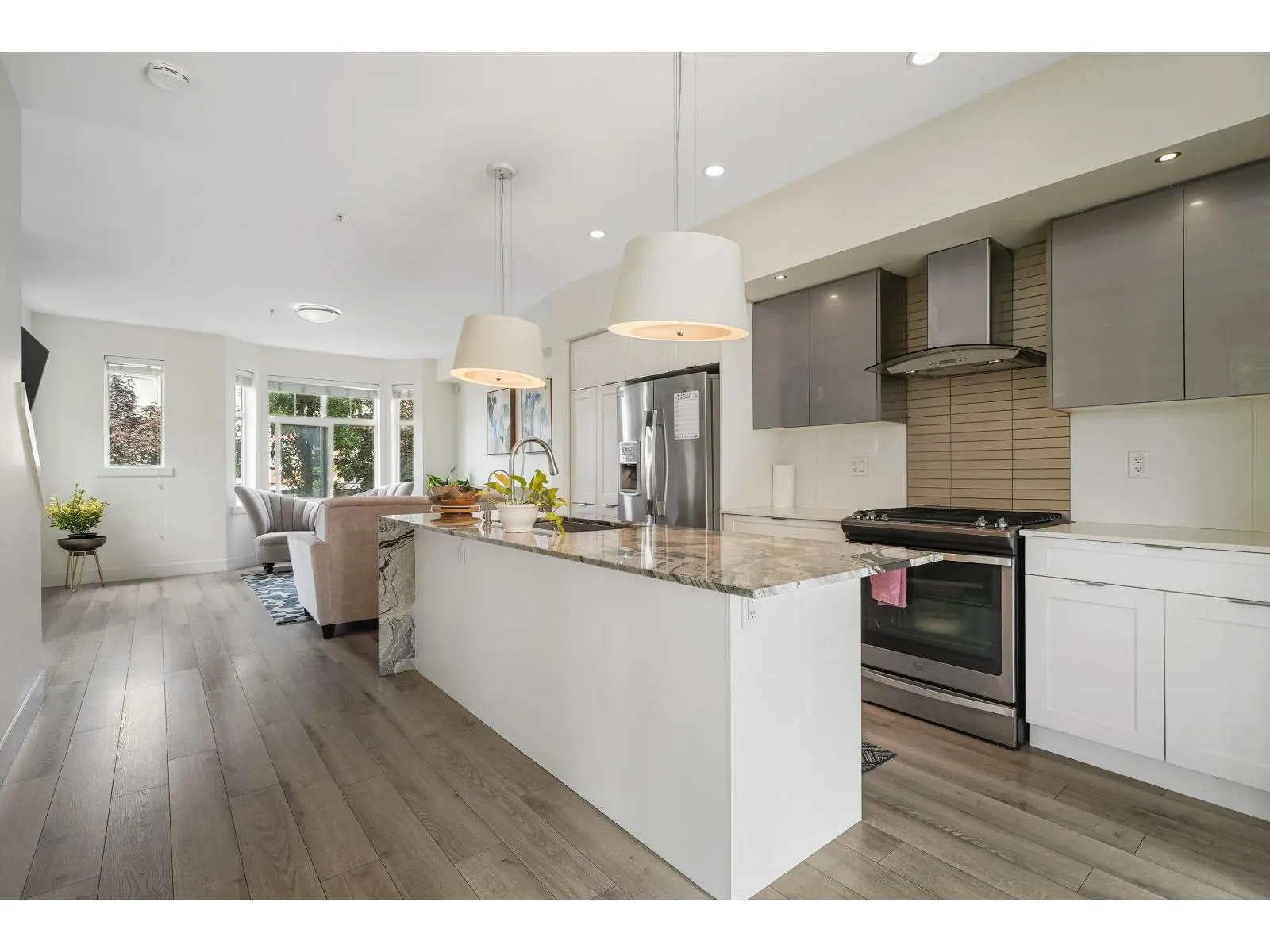 88 20852 77A AVENUE