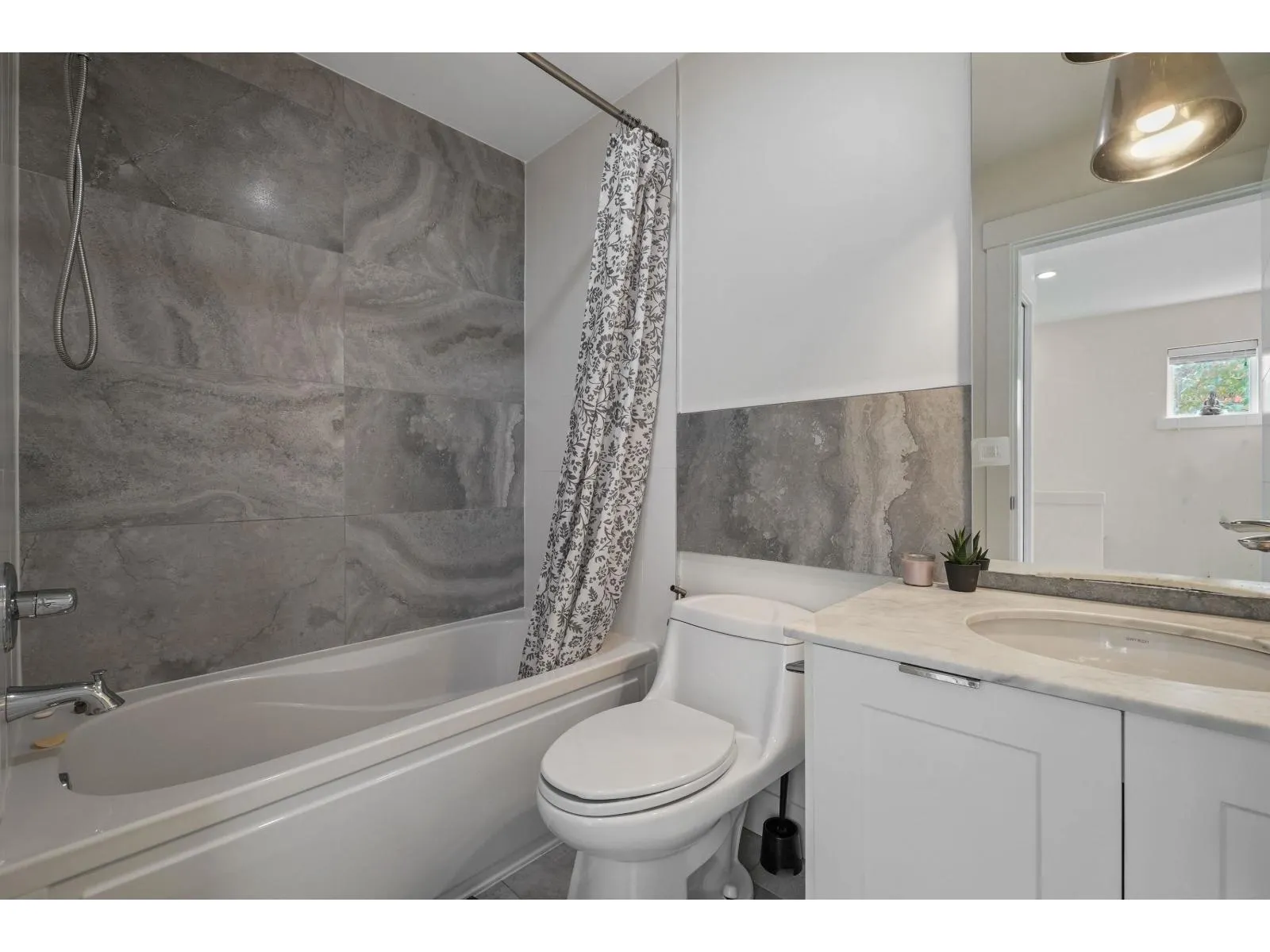 88 20852 77A AVENUE
