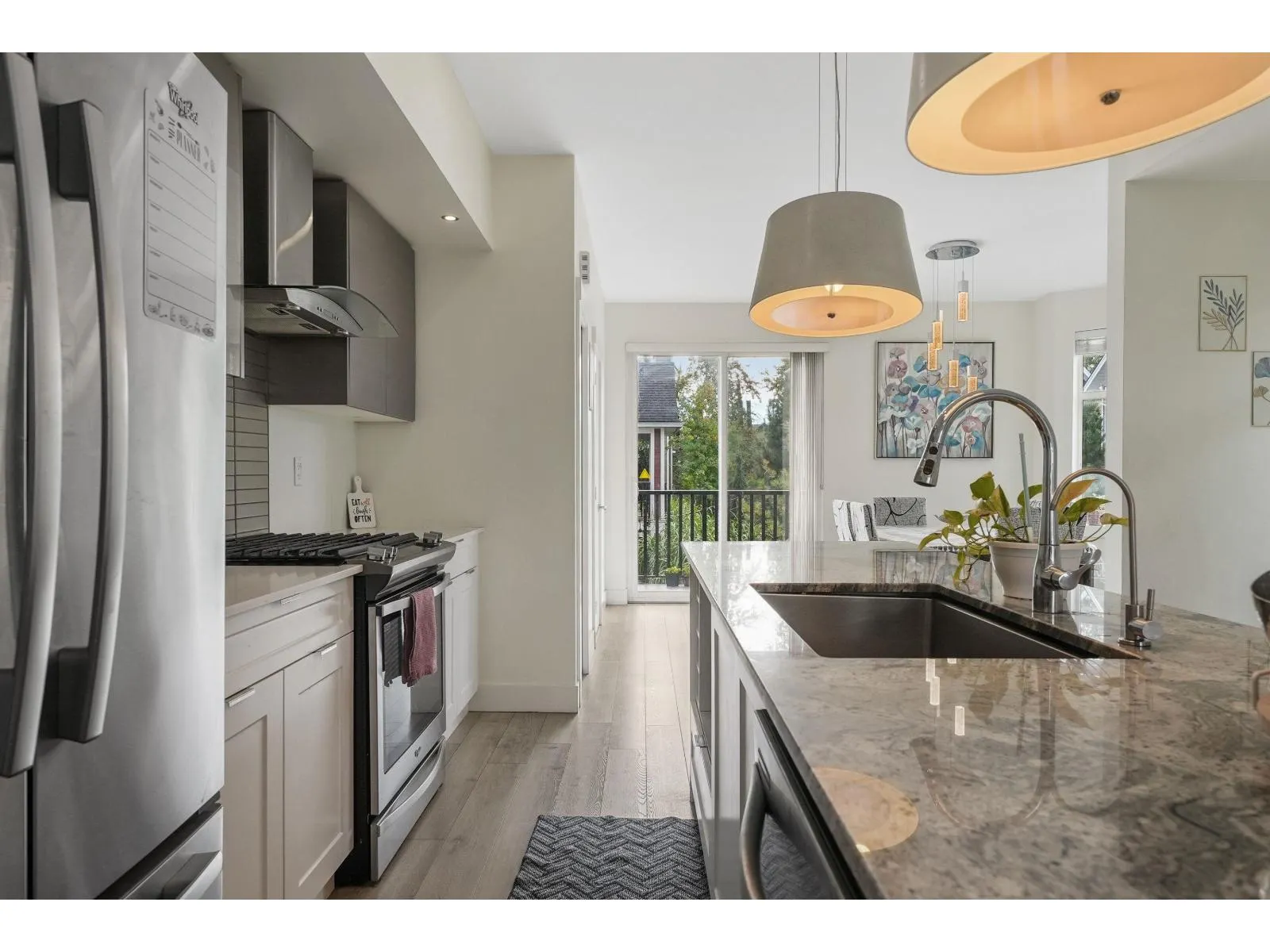 88 20852 77A AVENUE