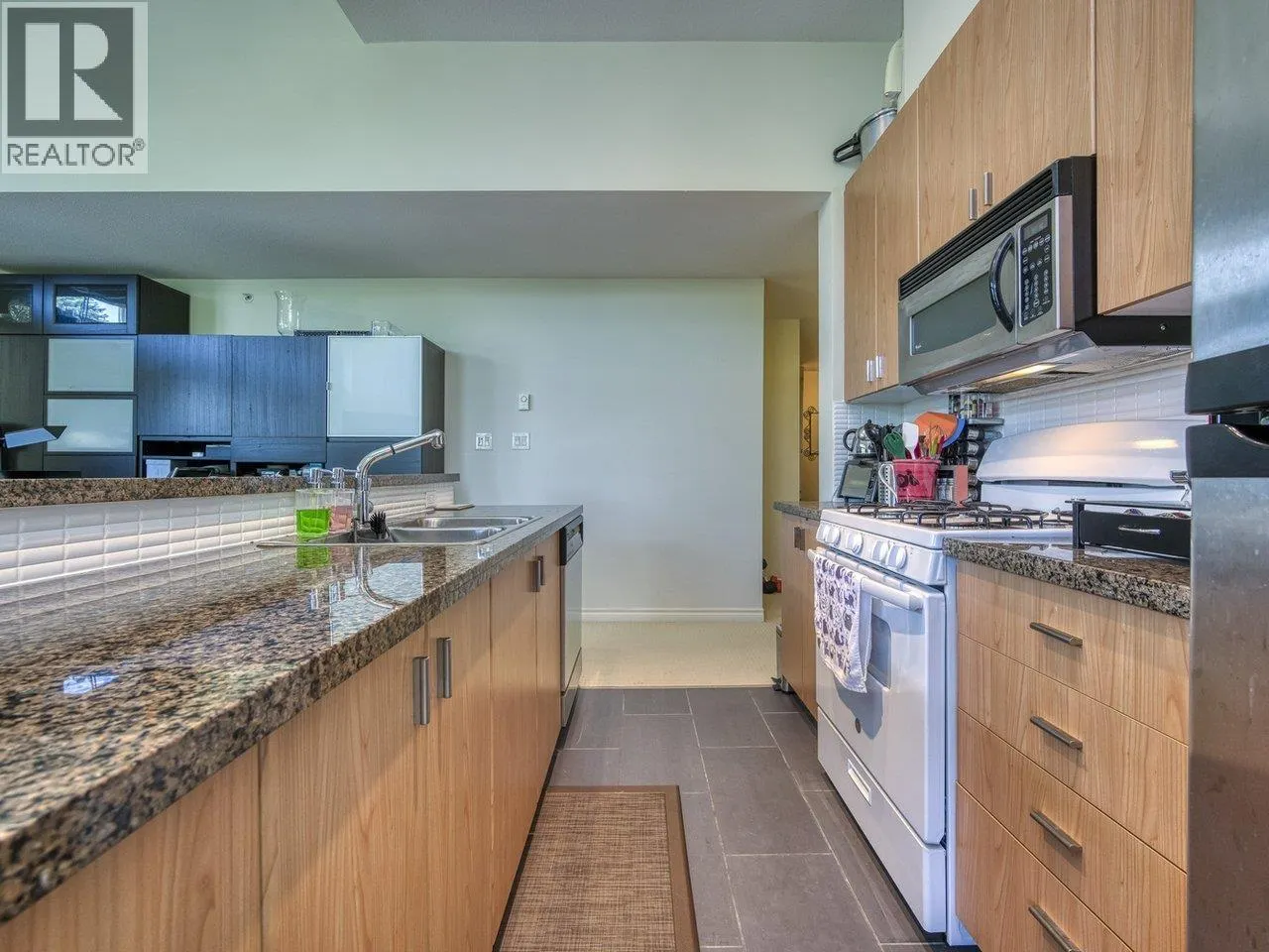 410 6888 SOUTHPOINT DRIVE