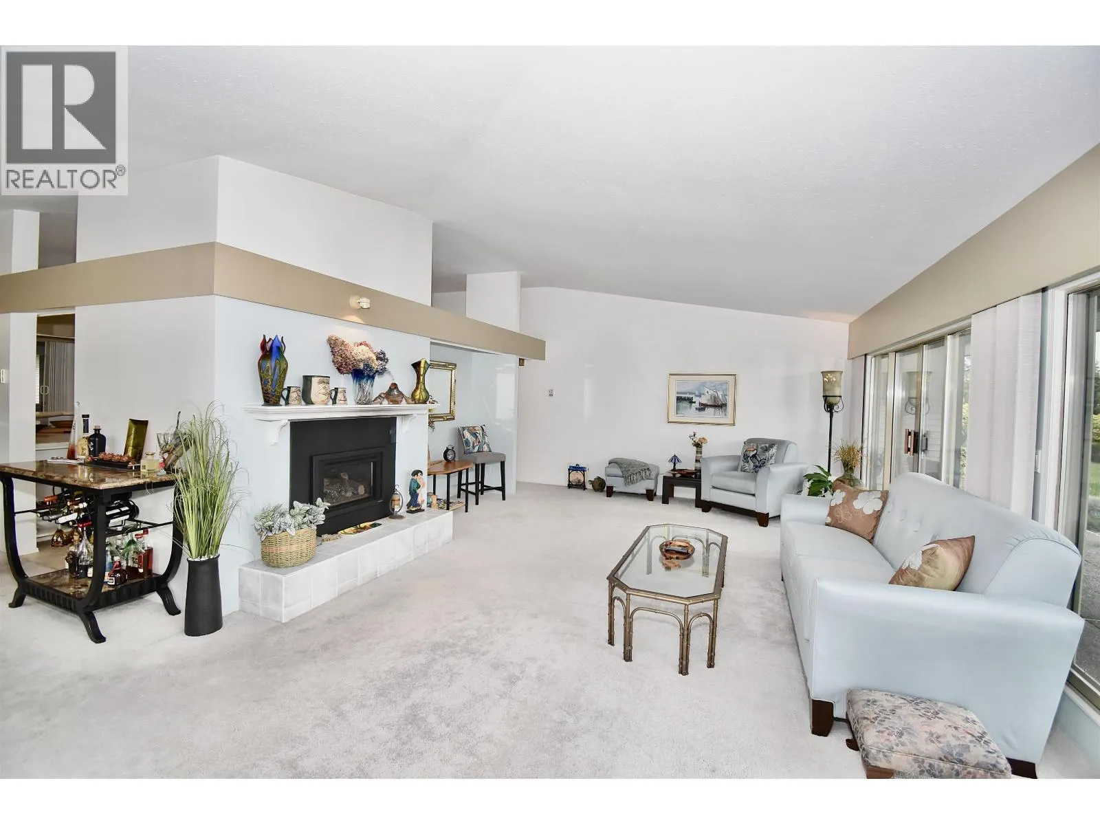 28 555 EAGLECREST DRIVE