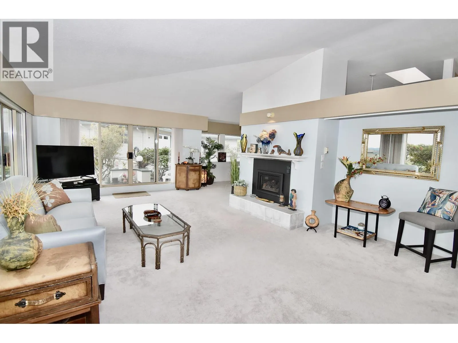 28 555 EAGLECREST DRIVE